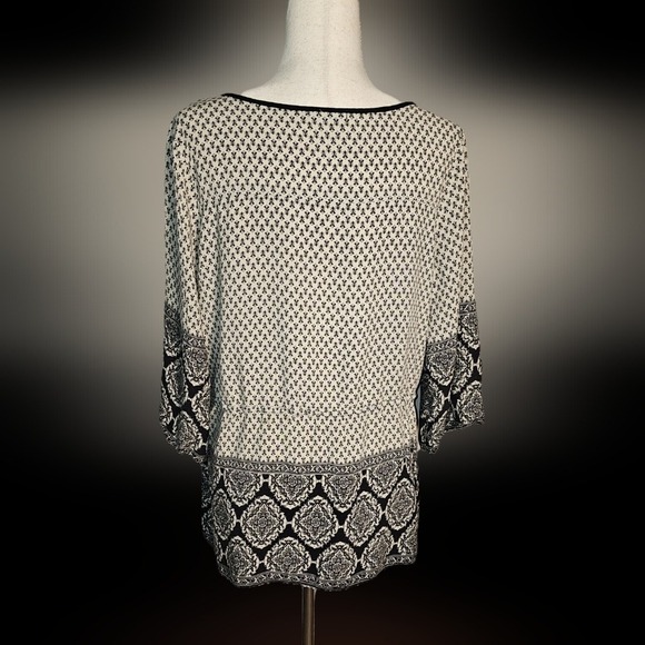 Women's Black and White Patterned Top Contrasting Shoulder, sleeves and hem.  XL - Picture 4 of 12